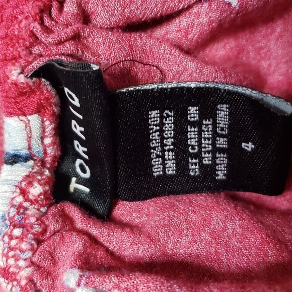 Torrid Floral Top Size 4 - Picture 6 of 6